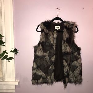 JACK Fur Vest